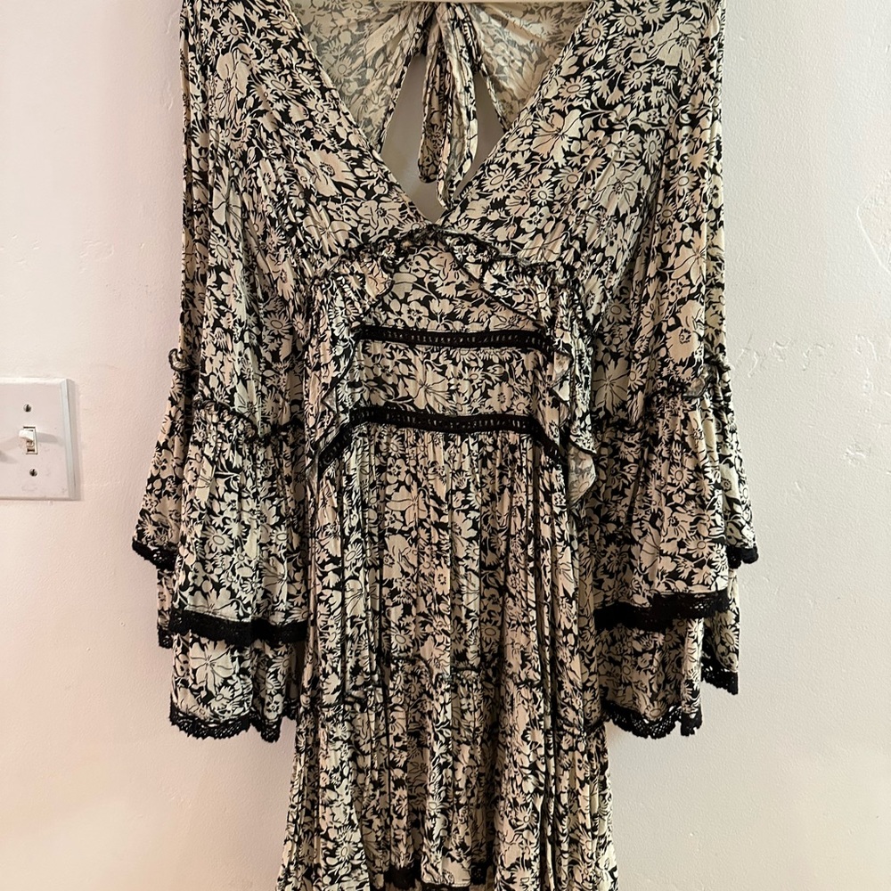 NWT Free People Boho Floral Short Dress with Open Back and Bell Sleeves -Size XS